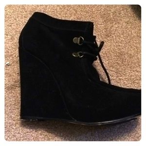 Betsey johnson size 8 wedge heel booties